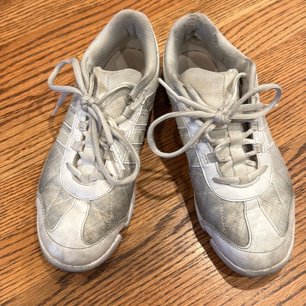 Size 7.5 used Adidas Cheerleading shoes fitness athlete great for an extra pair!